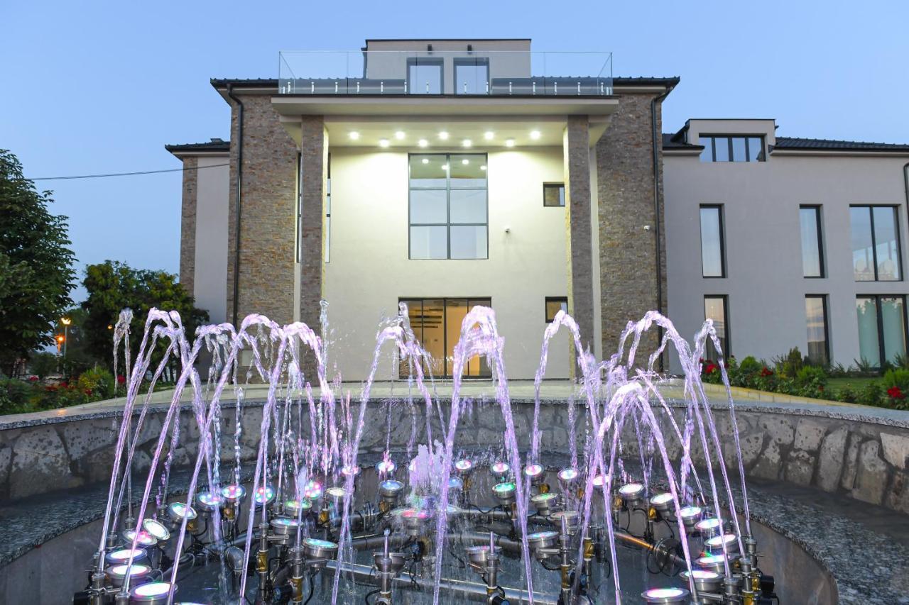 S Club Resort Hotel Aqua Park And Spa 贝尔格莱德 外观 照片