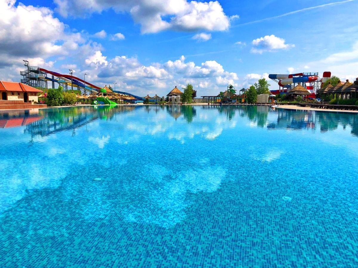 S Club Resort Hotel Aqua Park And Spa 贝尔格莱德 外观 照片