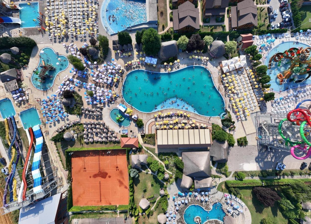 S Club Resort Hotel Aqua Park And Spa 贝尔格莱德 外观 照片