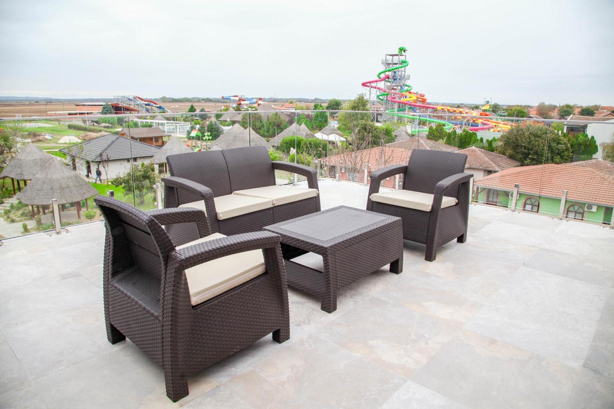 S Club Resort Hotel Aqua Park And Spa 贝尔格莱德 外观 照片