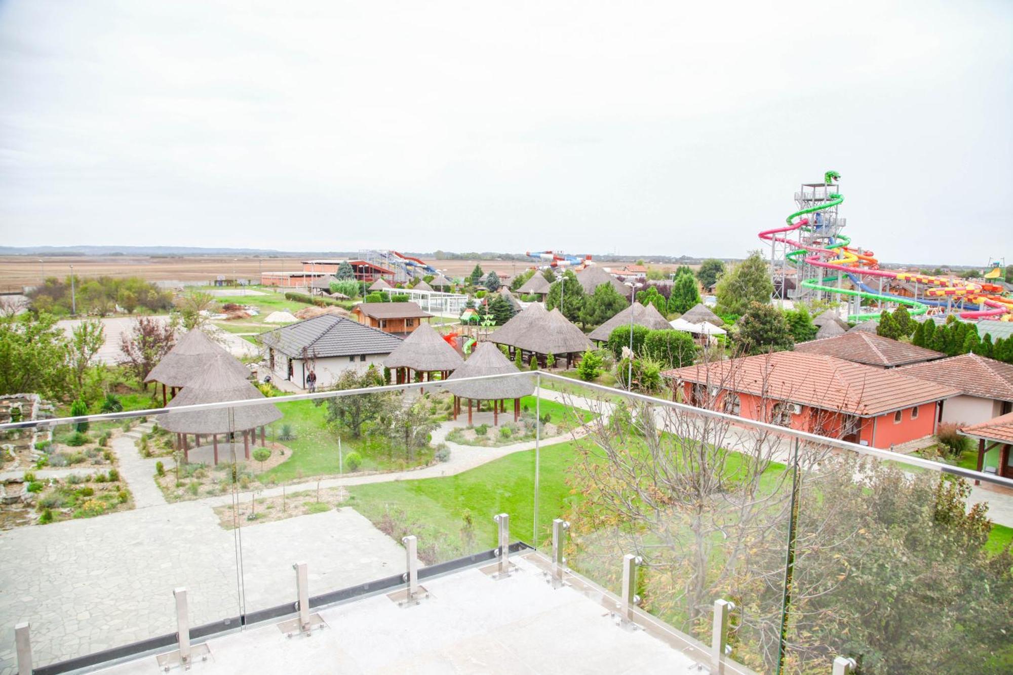 S Club Resort Hotel Aqua Park And Spa 贝尔格莱德 外观 照片