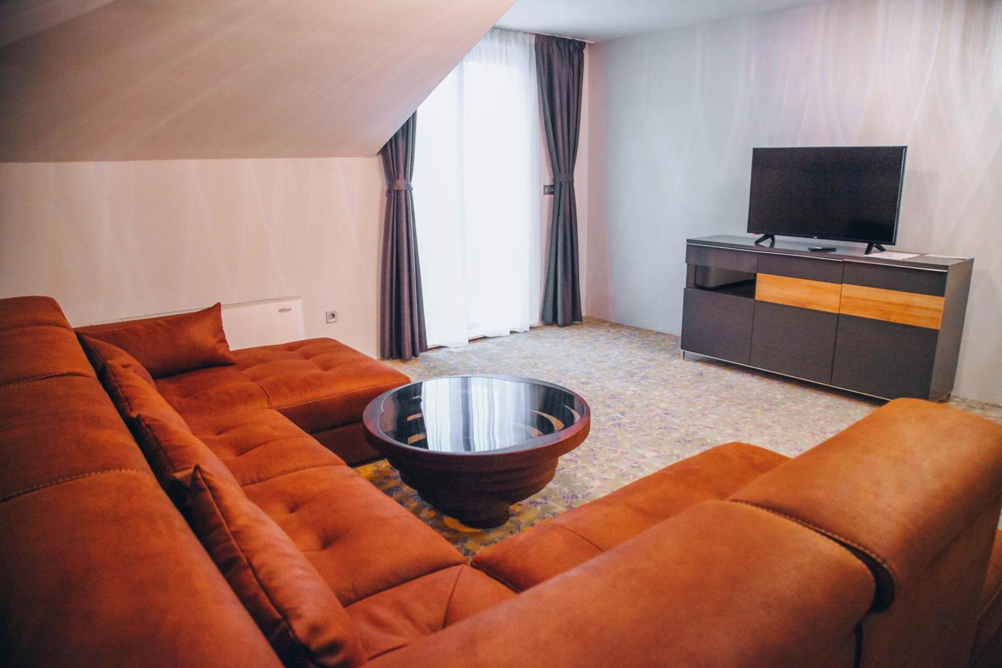 S Club Resort Hotel Aqua Park And Spa 贝尔格莱德 外观 照片