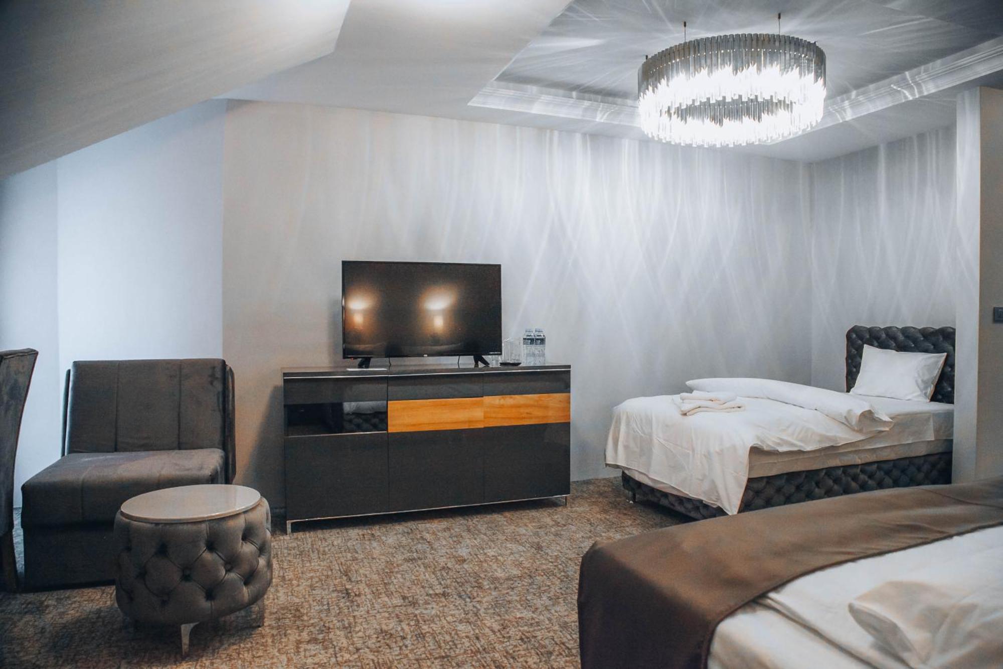 S Club Resort Hotel Aqua Park And Spa 贝尔格莱德 外观 照片