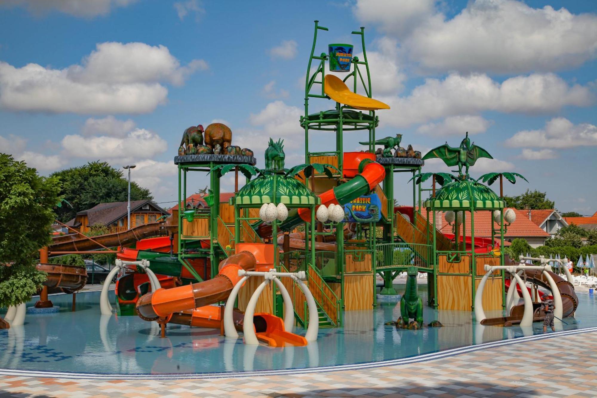 S Club Resort Hotel Aqua Park And Spa 贝尔格莱德 外观 照片